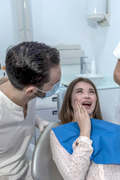 Best Mobile Emergency Dentist in Pelican Bay, FL